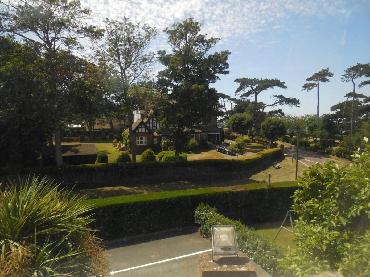 Sentry Mead Hotel Totland Exterior foto